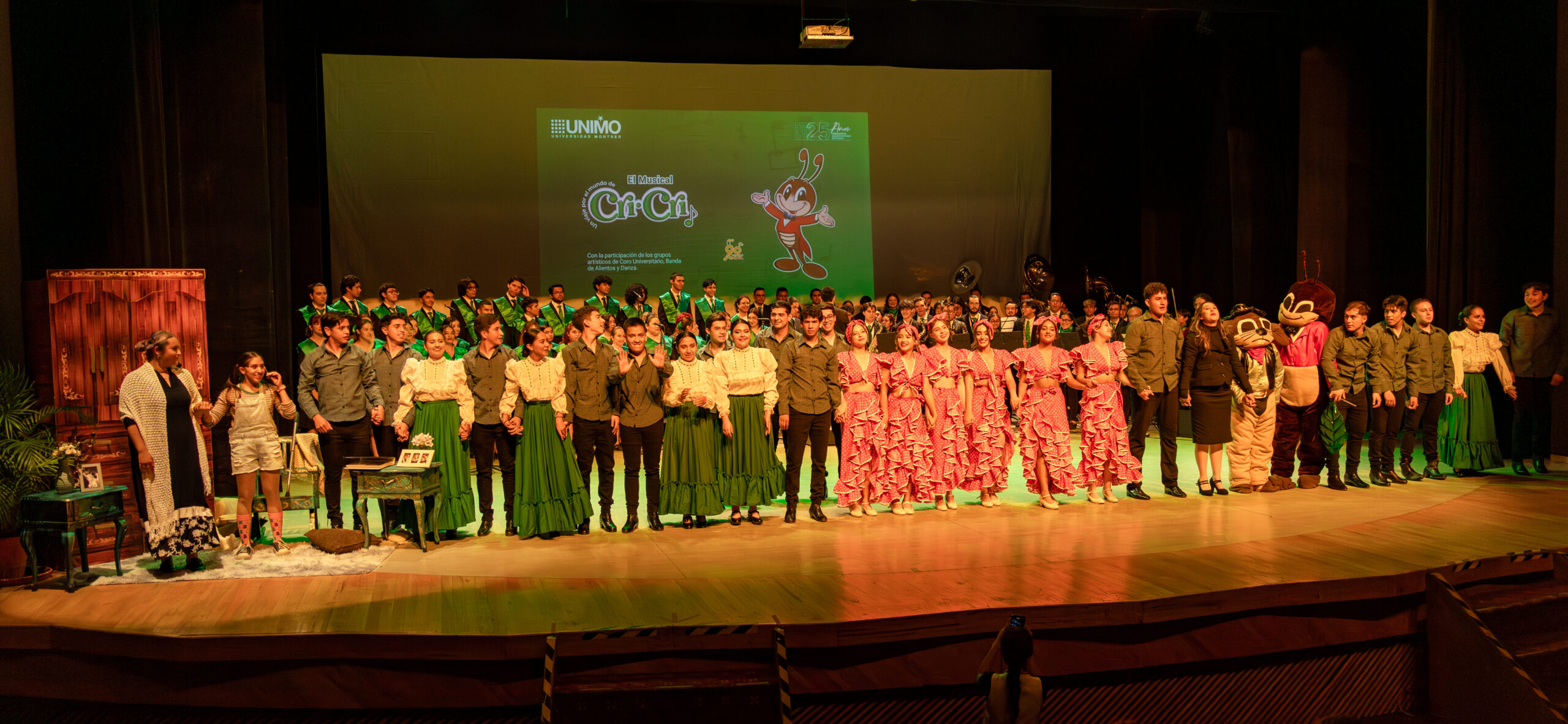 Universidad Montrer Celebra el Día del Abuelo con el Musical “Un Viaje por el Mundo de Cri-Cri”