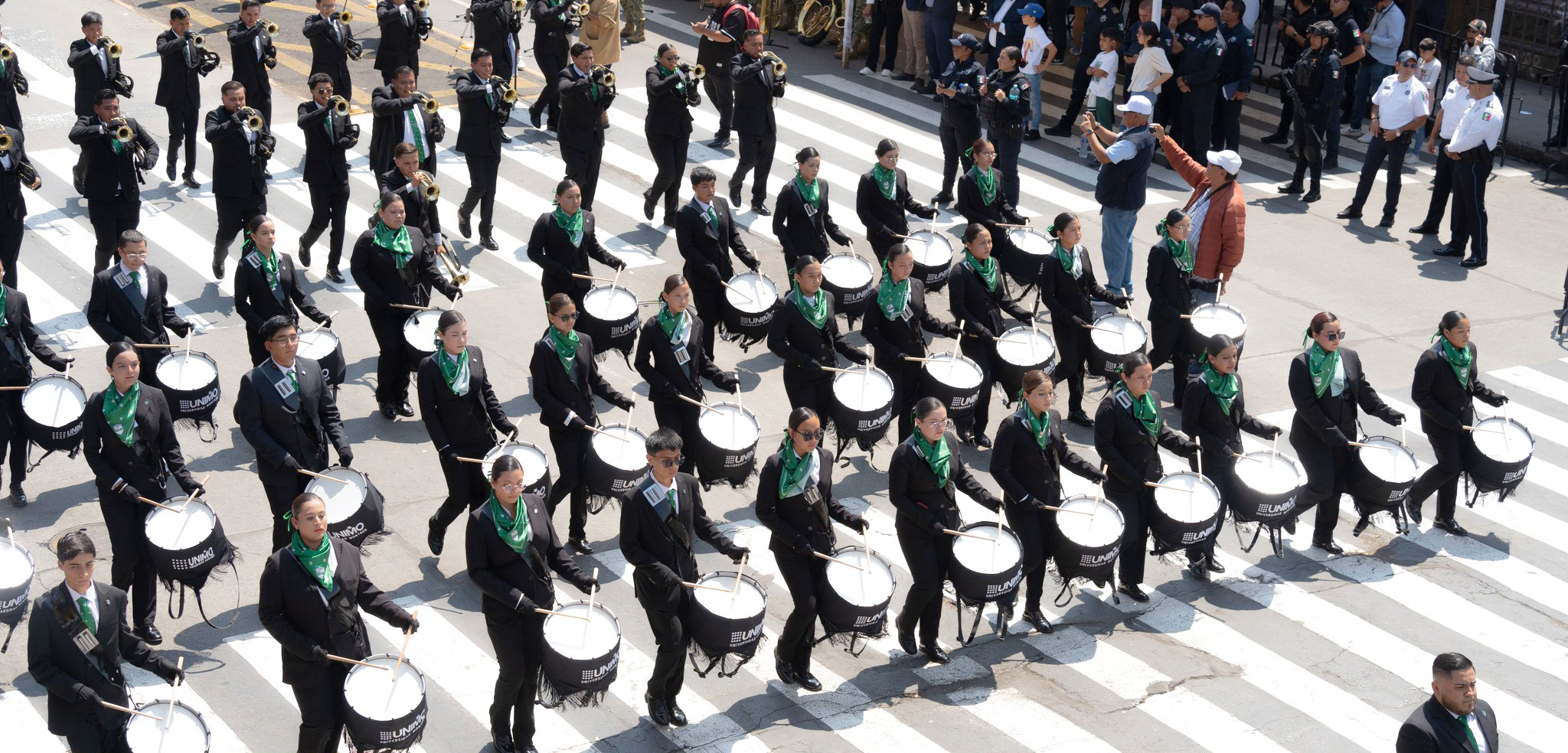 Universidad Montrer, presente en el desfile cívico-militar del 260 años del natalicio de José María Morelos y Pavón