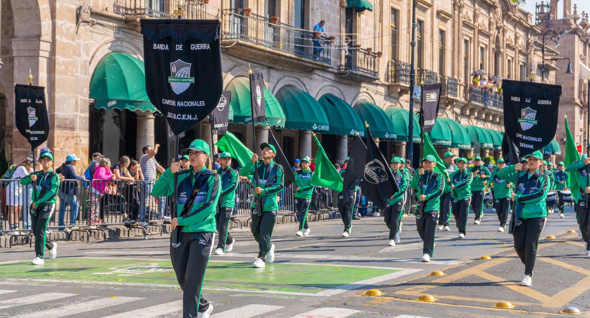 Universidad Montrer participa en el desfile del 115° Aniversario de la Revolución Mexicana con más de 400 integrantes