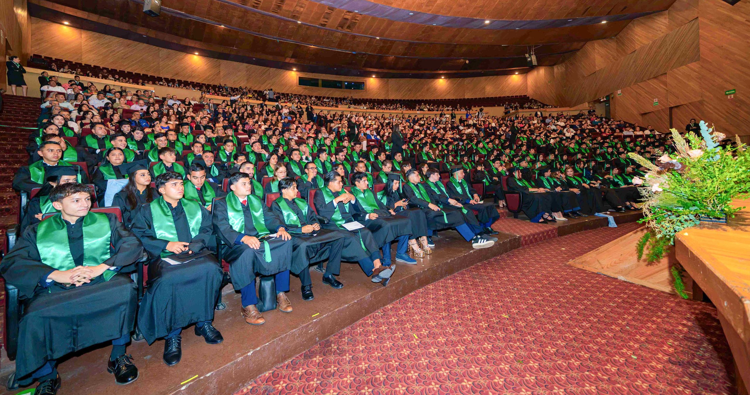 Universidad Montrer celebra la graduación de más de 800 egresados de licenciaturas y posgrados