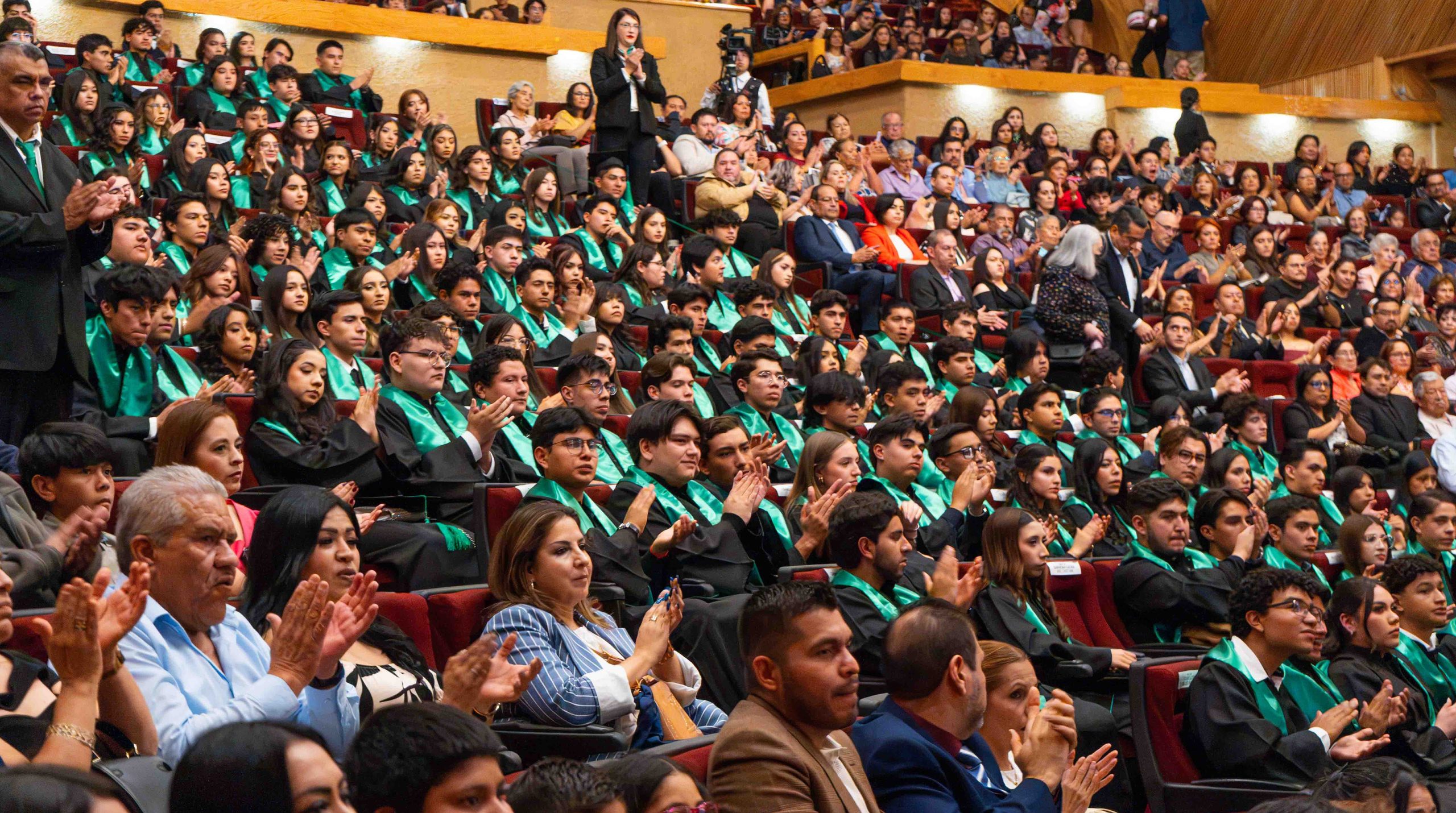 Preparatoria Montrer vive una emotiva ceremonia de graduación para la generación 2026